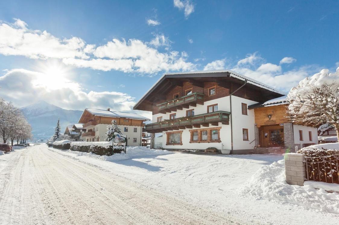 Holiday Im Gaestehaus Warter In Altenmarkt Altenmarkt im Pongau Esterno foto